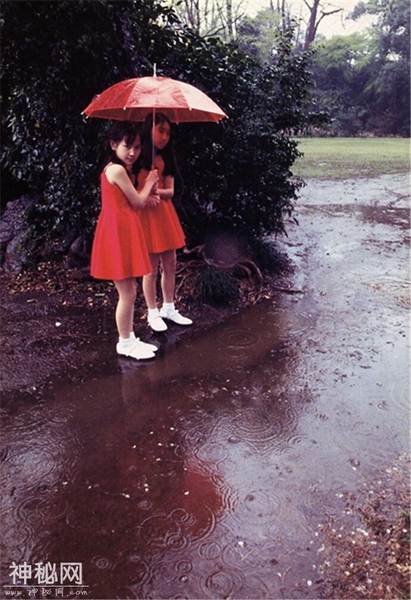 1997年日本女孩罕见老照片：有一现象让人不寒而栗，图5像恐怖片-9.jpg