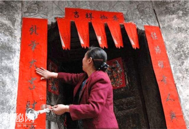 农村习俗：家里有人去世，三年不贴春联，到底有何讲究？-1.jpg