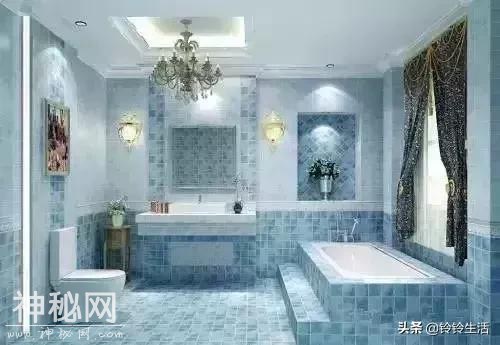 老婆把马桶刷摆在马桶上，解决了滋生细菌的源头-1.jpg