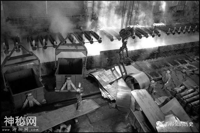 老照片：80年代的武汉钢铁公司 食堂伙食真不错-1.jpg