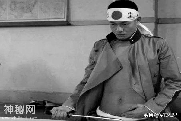 日本投降后狂徒们太能作：高层自裁有绝技，女学生这样报国太天真-6.jpg