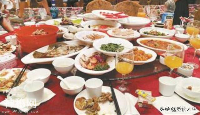 让人尴尬而无奈的民间风俗-3.jpg