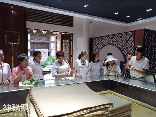 共同传承：宜宾环球夫人团队走进南溪大岗民俗博物馆寻找民族记忆-2.jpg