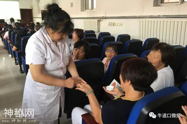 基层动态||牛道口镇举办小儿推拿健康养生知识讲座-8.jpg