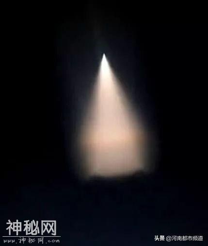 中国多省市目击“不明飞行物”火箭军和海军深夜发声-4.jpg