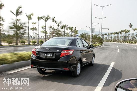 小夫妻买车，年轻时尚，宝马1系/日产轩逸/丰田威驰怎么选？-11.jpg