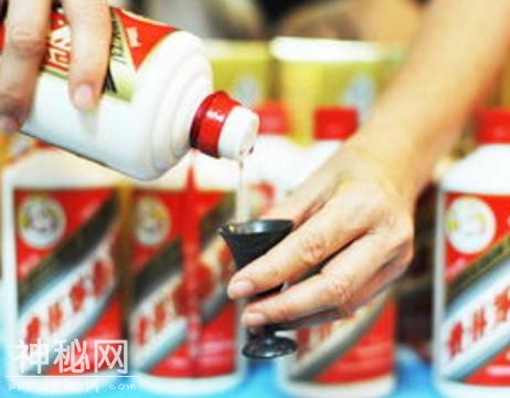 广告做上宇宙，中国太空白酒首秀，为了卖更贵？茅台、泸州老窖有话说-2.jpg