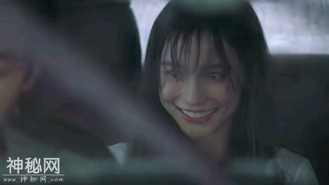 Angelababy演技车祸现场，网友：原来她适合演鬼片-5.jpg