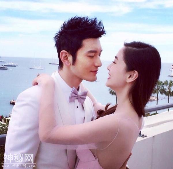黄晓明与网红合影，美颜滤镜下秒变大眼睛锥子脸神似外星人-2.jpg