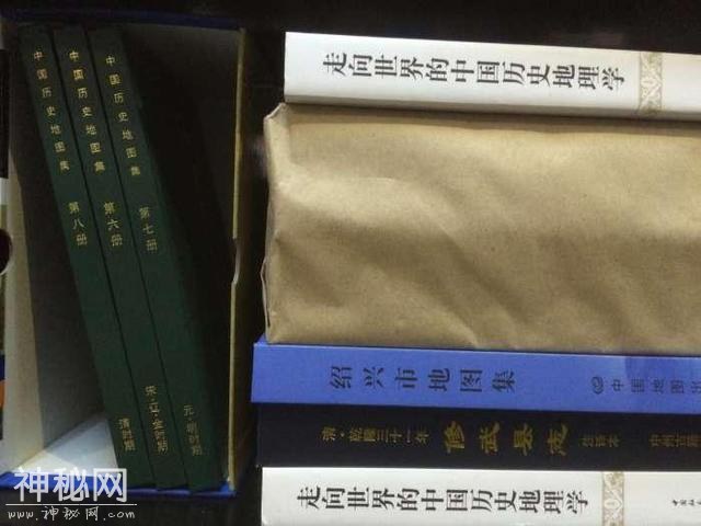 复旦大学鹿鸣书店：人文书香一瓣-14.jpg