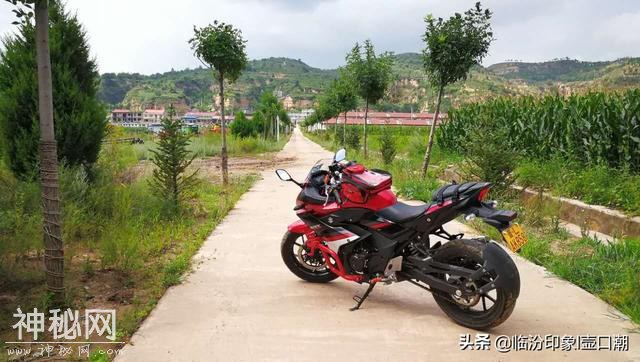 临汾西山吉县屯里小河边，摩旅途中感受黄土高原人文风情-1.jpg