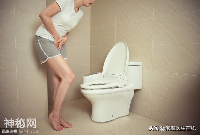 为什么许多女生在小便后要用纸巾擦？这样做对不对呢？-1.jpg