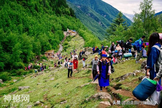 万人齐聚四姑娘山朝山会，共享民俗文化盛宴，比春节还热闹-4.jpg