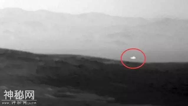 有史以来最高清UFO照片：美国承认，在火星拍到低空飞行“UFO”-4.jpg
