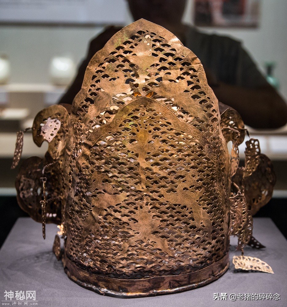 穿越千年终相见，古墓中出土的大辽国宝银鎏金冠，精美绝伦-2.jpg