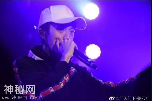 僵尸，一面是正统的道教弟子，一面是拿了大满贯的Battle King-6.jpg