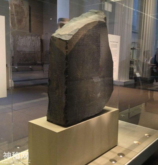为了一块古代石碑，英国和法国爆发冲突，埃及学者：他们是盗墓贼-2.jpg