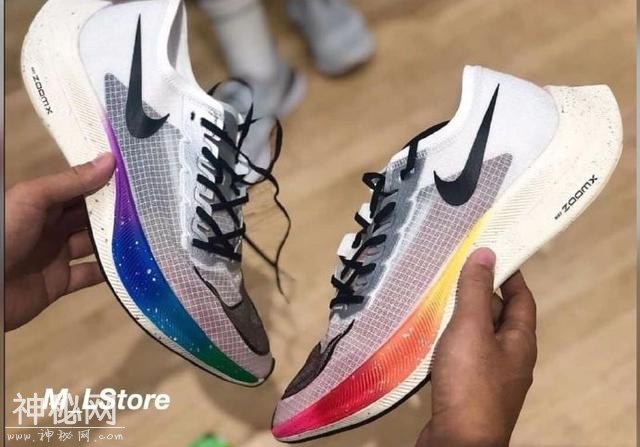 Nike NEXT% 的新配色来了！彩虹色科幻涂装，还是鸳鸯鞋-11.jpg