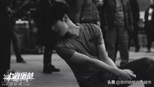 《上海堡垒》定档，鹿晗舒淇拯救地球，科幻片的春天来了？-3.jpg