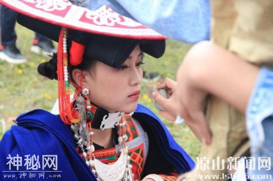 高山彝人的另一个狂欢节：神秘又庄重的“约纱茨”传承彝族传统民俗-5.jpg