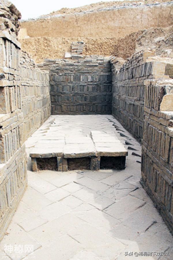 湖北“芈月哥哥葬地”发现古墓，盗洞刚好挖在棺室，出土特别之物-8.jpg