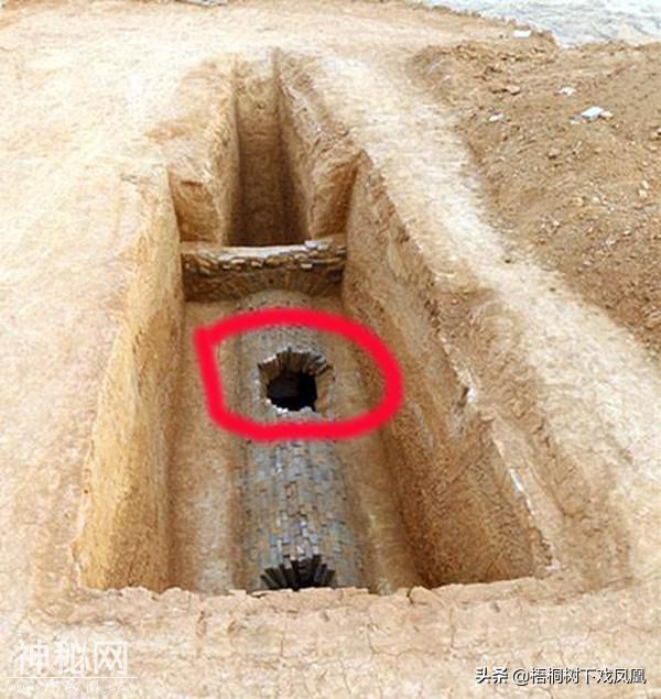 湖北“芈月哥哥葬地”发现古墓，盗洞刚好挖在棺室，出土特别之物-7.jpg