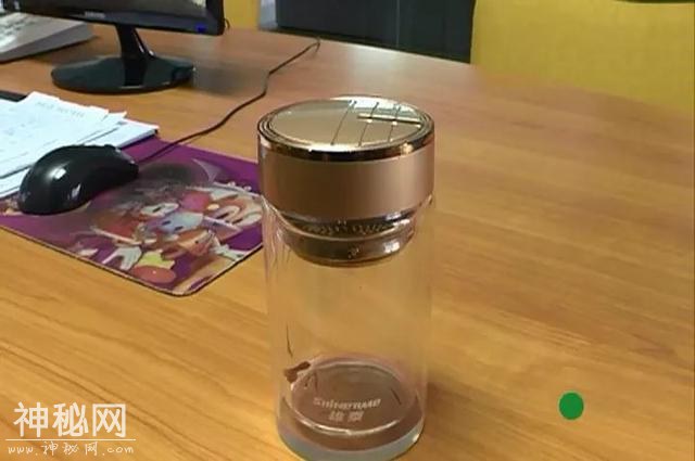 办公桌上的茶味变苦，身体出现湿疹…竟是同事长期“投毒”-9.jpg