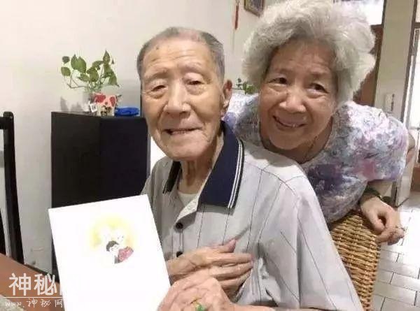 亡妻存在手机里的800张照片，死后日本丈夫才发现：原来这是她看到的人生...-48.jpg