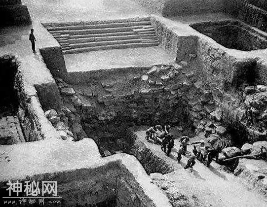 先秦时期中山国古墓发掘现场：帝王墓地是这样的-2.jpg