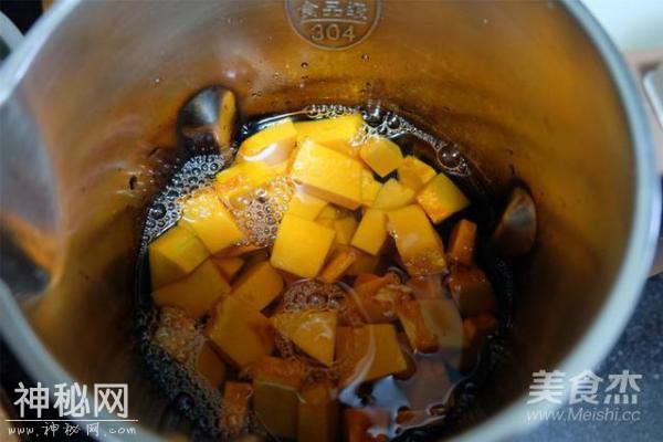 南瓜上市后，我家米饭就这样焖，孩子吃补锌，身体好-3.jpg