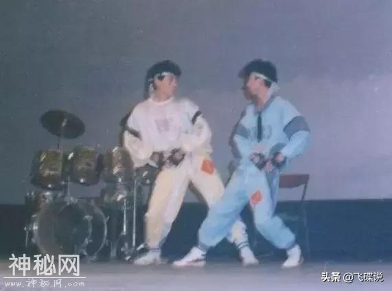 全网少女舔屏“现男友”？她们不过是看到了自己-38.jpg