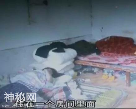 “不堪入目”出租屋内传出“怪声”，民警巡查发现猫腻，一举捣毁犯罪窝点-2.jpg