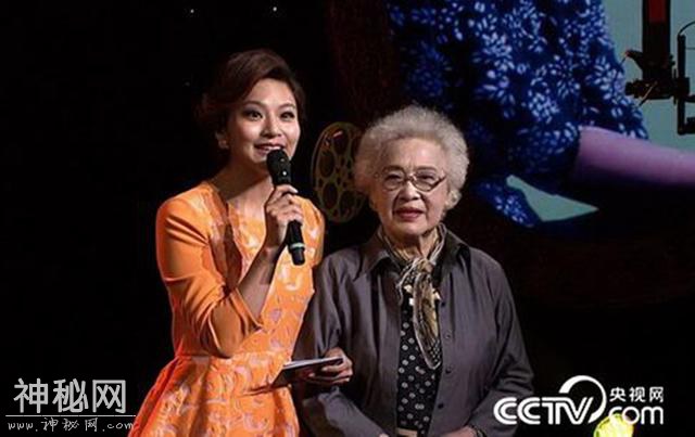 美人不迟暮：即便婚姻不幸，身患绝症，但98岁秦怡依然笑对人生-1.jpg
