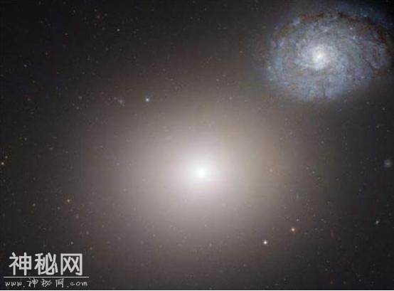 宇宙的首颗恒星是怎样的？比太阳大660亿倍，地球如同尘埃-2.jpg