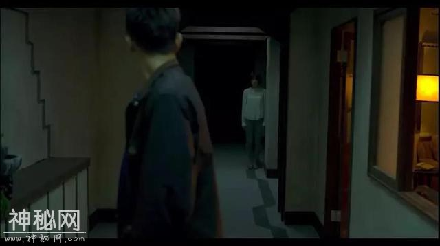 《灵异街11号》：从头刺激到尾，男主刚出场就被爆头当场死亡-7.jpg