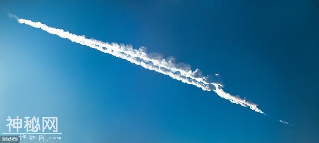 俄罗斯车里雅宾斯克陨石疑似遭UFO击碎，是外星人在保护地球吗？-4.jpg