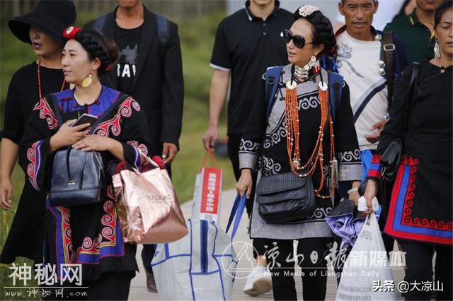 30张图，带你看尽2019昭觉谷克德彝族传统火把节民俗活动-30.jpg