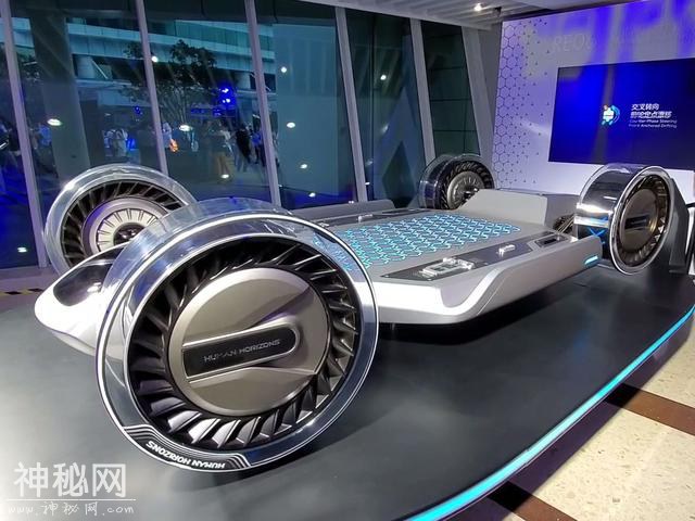 6门6座9块屏，高合HiPhi首款量产定型车亮相，到底有多科幻？-10.jpg