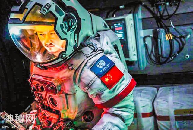 张艺谋：想要拍科幻片，解密哪吒、流浪地球等黑马电影养成原因-5.jpg