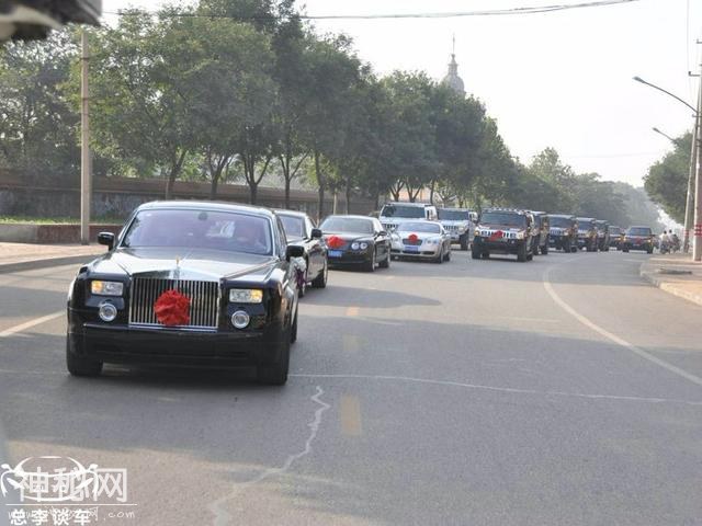 外形像丰田RAV4，车标却是UFO，这款国产车您未必见过-4.jpg