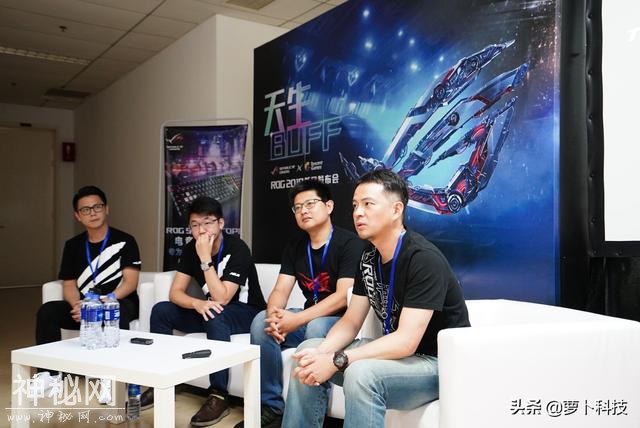 做电竞界的科幻潮牌，ROG 2019新品发布会外设专访-2.jpg