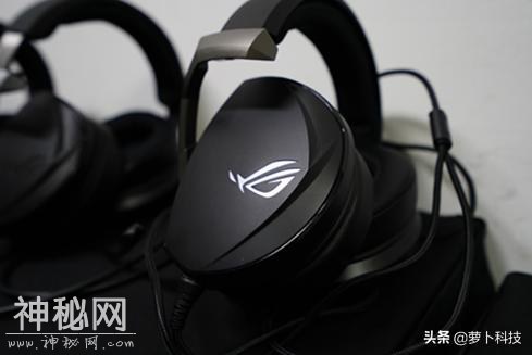 做电竞界的科幻潮牌，ROG 2019新品发布会外设专访-8.jpg