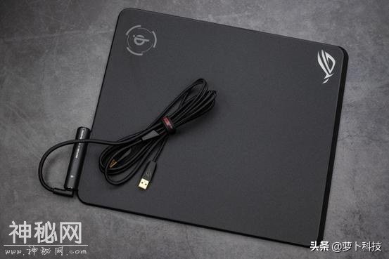 做电竞界的科幻潮牌，ROG 2019新品发布会外设专访-6.jpg