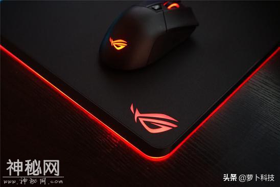 做电竞界的科幻潮牌，ROG 2019新品发布会外设专访-10.jpg