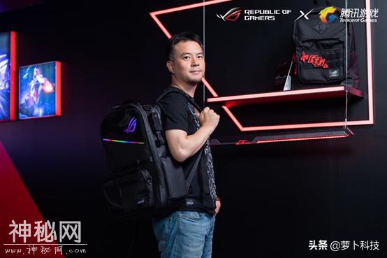 做电竞界的科幻潮牌，ROG 2019新品发布会外设专访-3.jpg