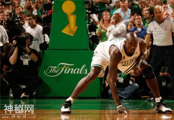 NBA历史最强前5顺位：第5顺位韦德，探花乔丹无悬念，那状元呢？-2.jpg