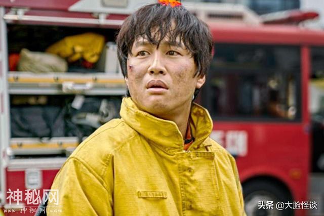 《与神同行》：一部看哭你的鬼片，揭露人心真实的一面-5.jpg