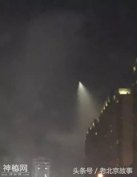 又来！昨晚北京夜空再次出现“不明飞行物”！-7.jpg