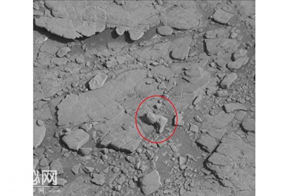 UFO专家：火星照片上发现远古机器人断脚-1.jpg