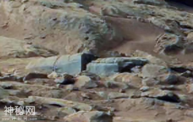 UFO专家：火星照片上发现远古机器人断脚-2.jpg